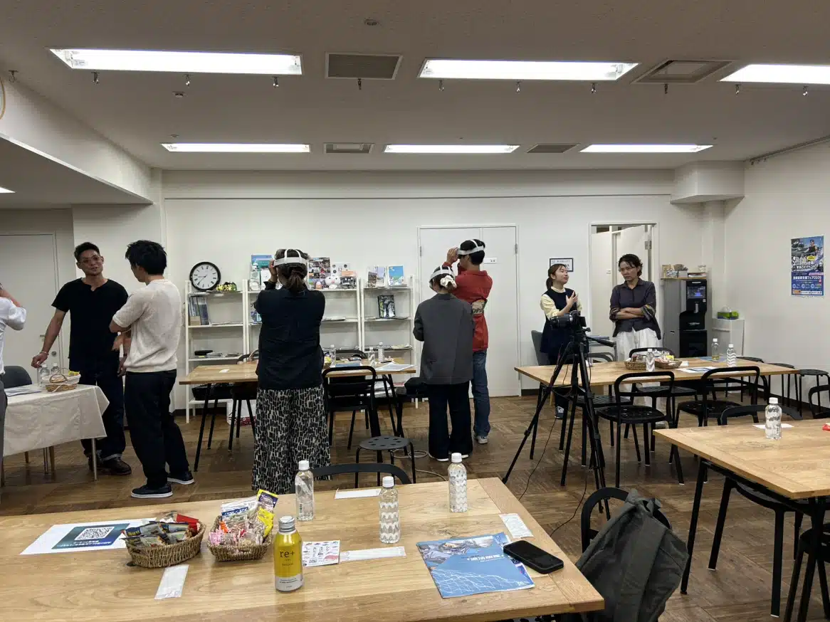 まるごとセミナー会場で交流する参加者